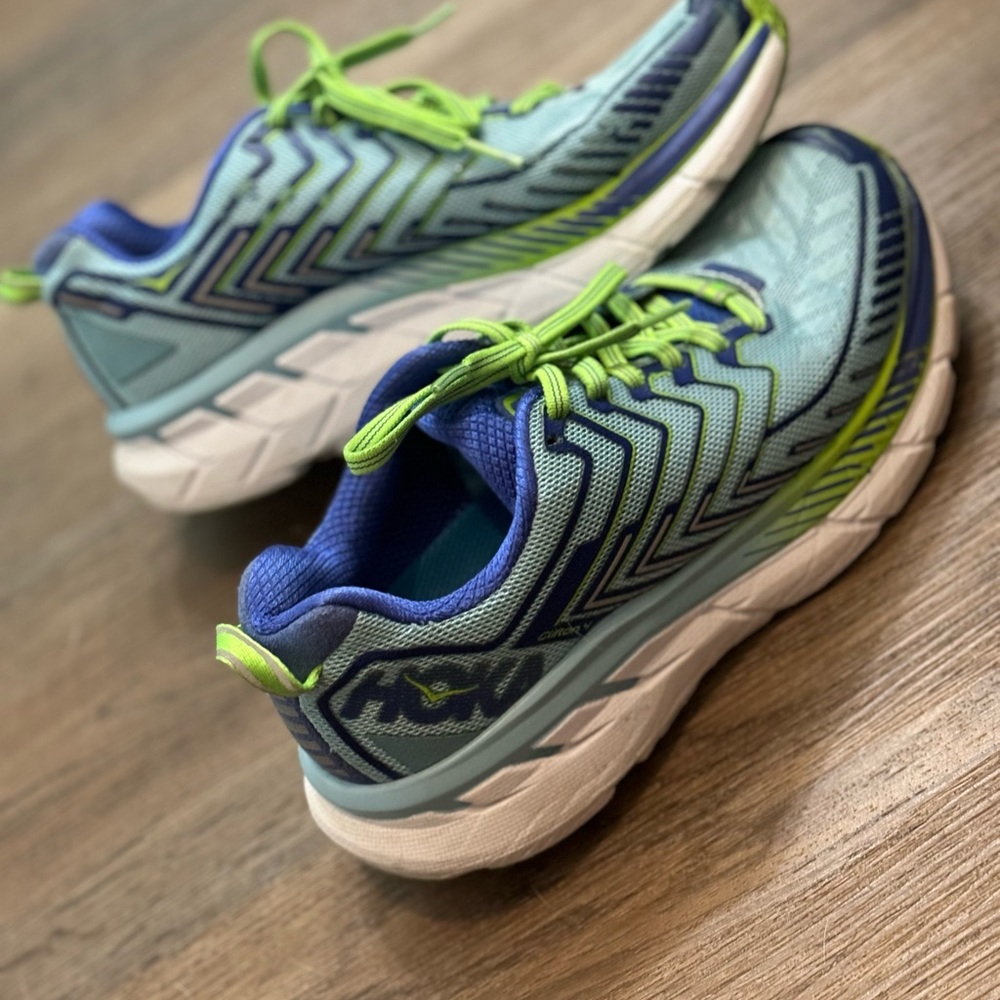 Hokas